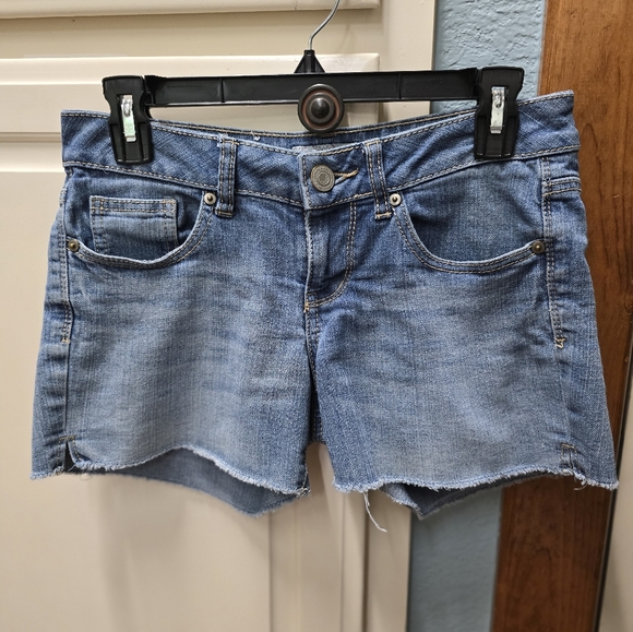 SO Shorty Juniors size 3 Shorts Denim - Picture 2 of 4